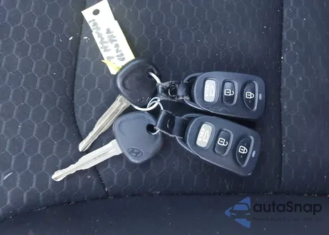 2019 Hyundai Elantra Se z USA, uszkodzony, nr VIN 5NPD74LF3KH429790